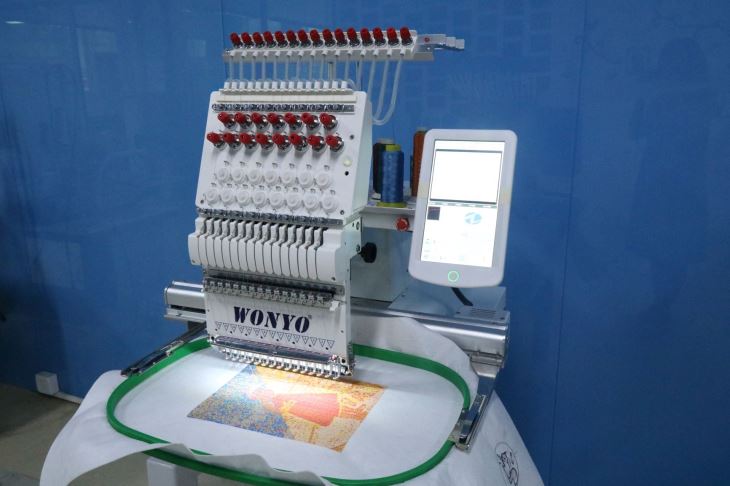 12 aiguilles 1 haute vitesse 1200SPM de machine de broderie principale